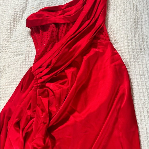 Miss circle gown - Picture 2 of 3